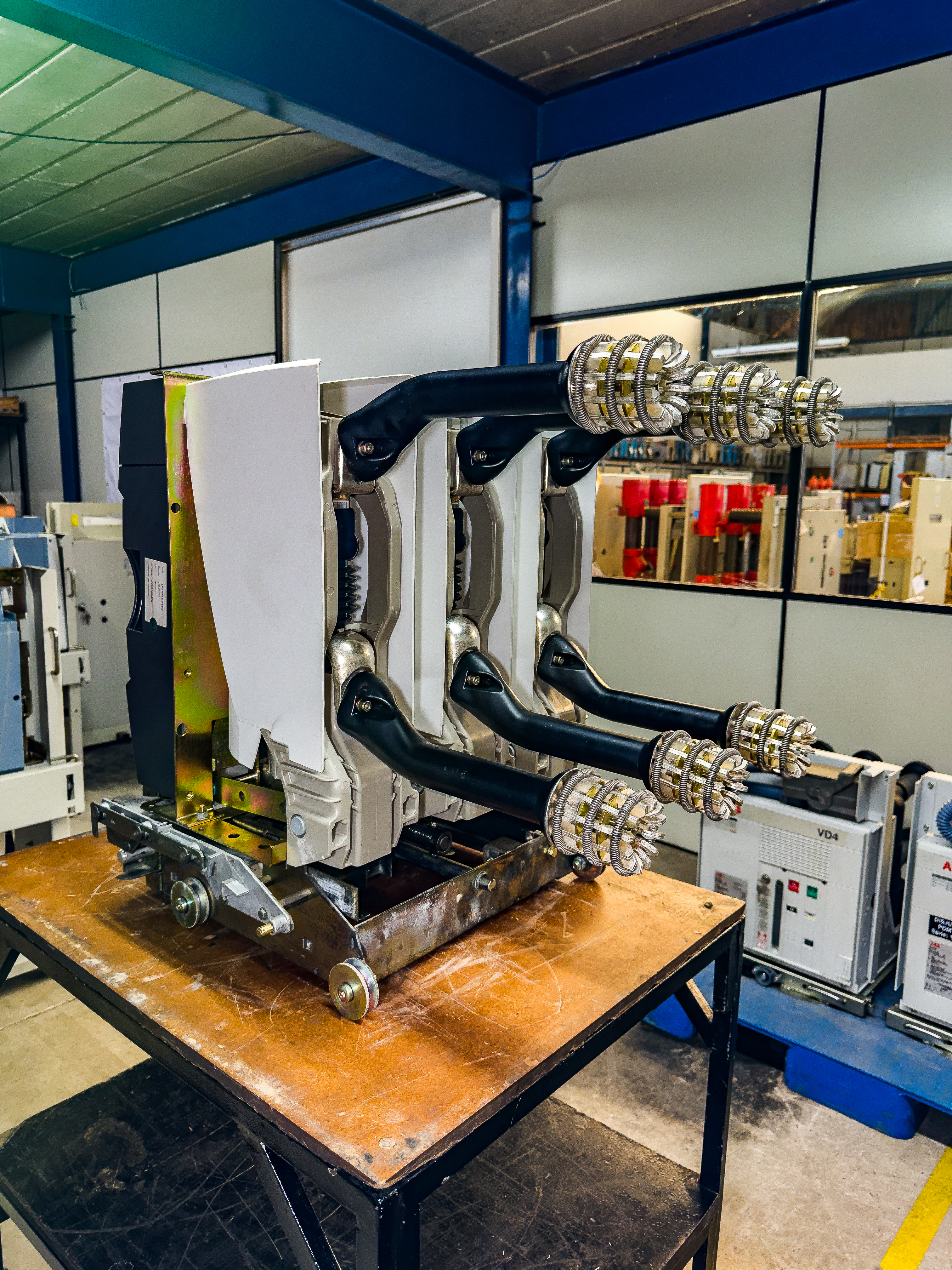 Manutenção de Disjuntores Schneider